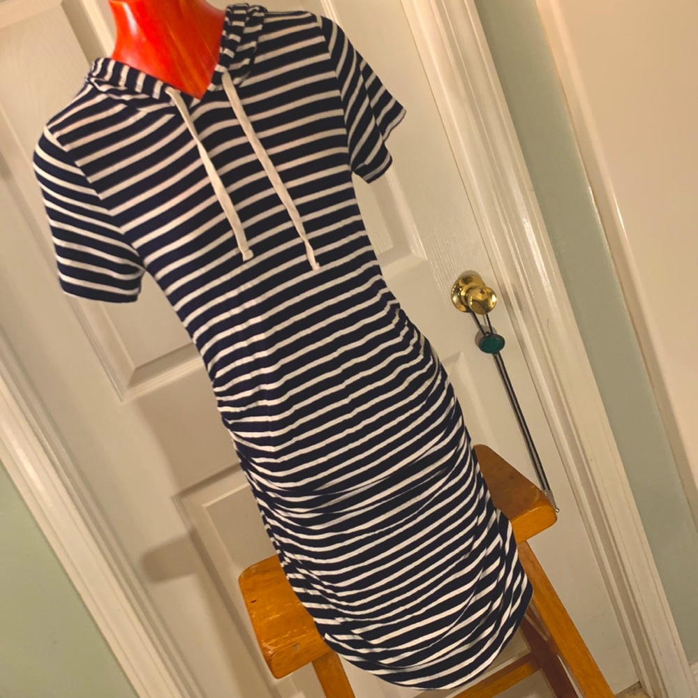 Adorable HEART & HIPS Ruched Hoodie Dress
